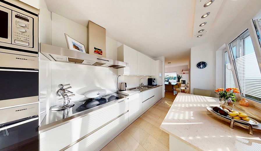 Lage,Lage,Lage - tolles Einfamilienhaus mit grandiosem See- und Bergblick – Offene Luxusküche 