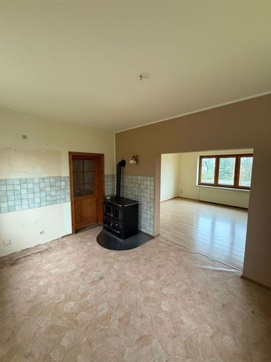 3-Zi. mit Laminat, Küchenofen, Terrasse, Kachelofen und offener Küche in zentraler Lage! – PHOTO-2026-04-14-16-14-41_3