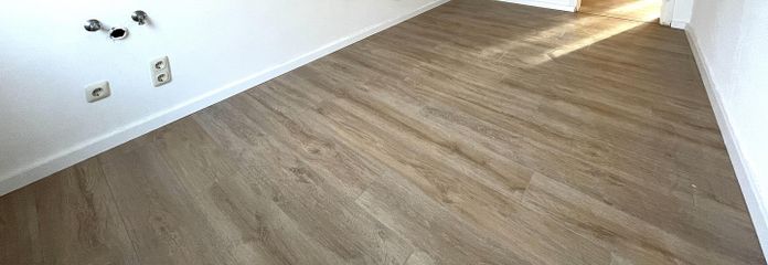 Küche mit Blick zum Flur