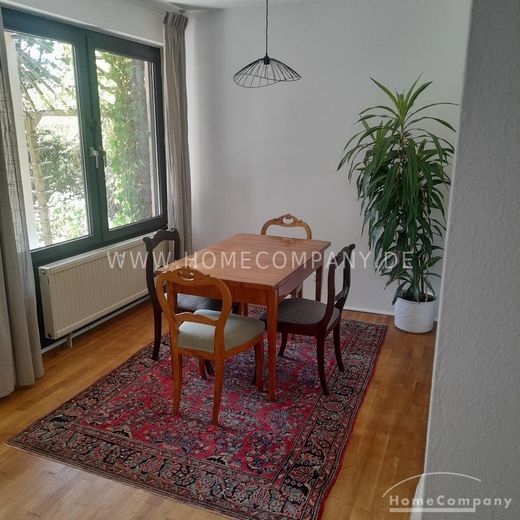 Vollmöblierte 3-Zimmer-Apartment mit Terrasse – b9aad6f17241adbdb0fc8d05c43cf2e59fe3b482.jpg