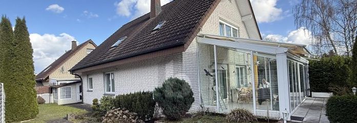 VIEL PLATZ FÜR DIE FAMILIE MIT SCHÖNEM GARTEN
