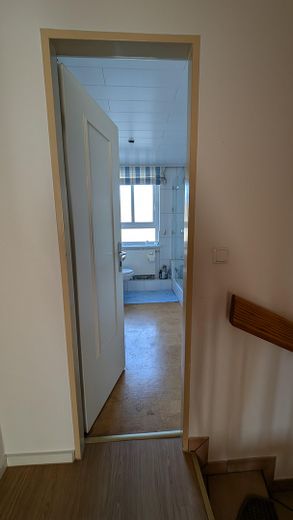 Zugang zum Bad im OG