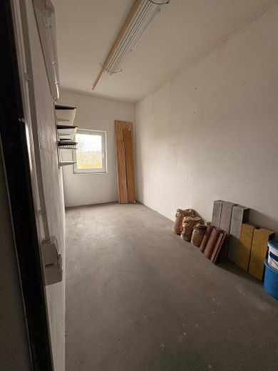 Wohnen wie im Haus: 4-Zimmer-Maisonette mit Talblick, Balkon und Carport – Keller