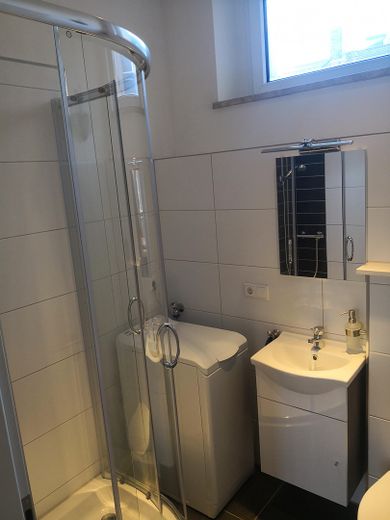 Moderno appartamento ammobiliato di 1 locale nel cuore di Meerane – Foto 1