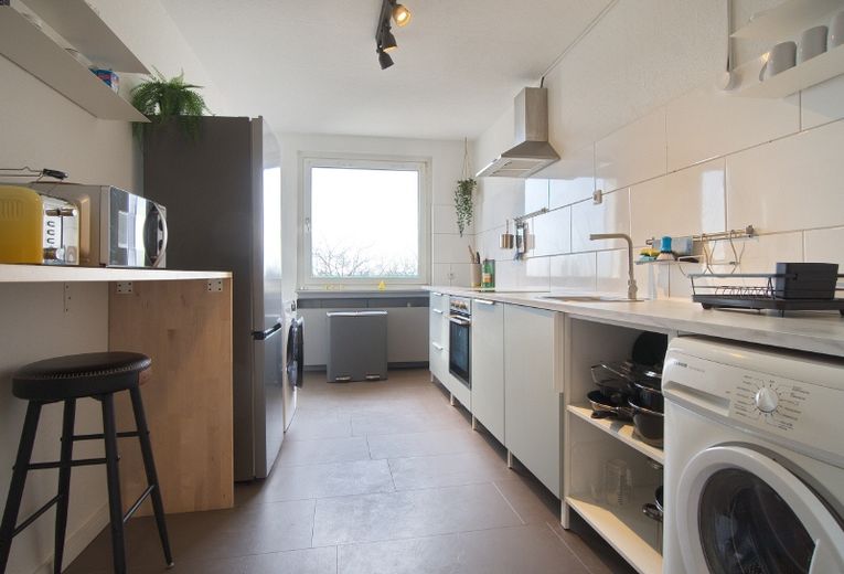 Helle Wohnung mit 2 Schlafzimmern und Balkon, Komplettausstattung, Internetzugang – c78501e0e28deafc77ead68f3d4baef35e26a911.jpg