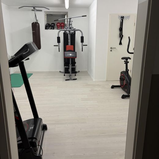 Familienhaus mit Charakter – großzügiges Wohnen auf höchstem Niveau in Mönchengladbach-Odenkirchen – Keller Fitness