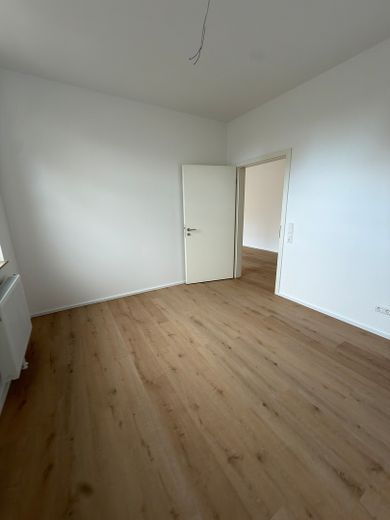 Wysokiej jakości zmodernizowane, bez barier – mieszkanie 2-pokojowe z dużym tarasem – Schlafzimmer Wohnung 6