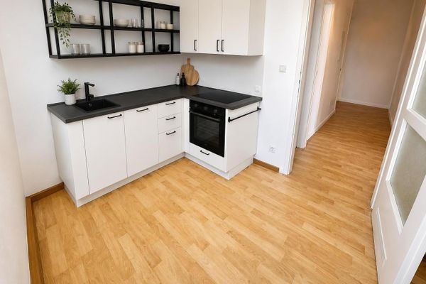 Mieszkanie 3-pokojowe z nową kuchnią w zabudowie / odpowiednie dla WG