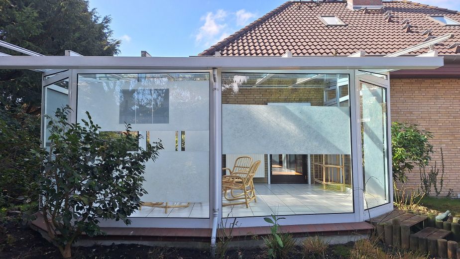 Einfamilienhaus in Wilhelmshaven zu verkaufen oder zu vermieten – Wintergarten von außen