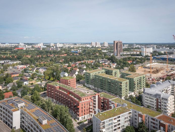 Moderne 3-Zimmer-Wohnung mit EBK und ZWEI BALKONEN im Neubauquartier 'Ferdinand's Garden' – Quartier aus der Vogelperspek…