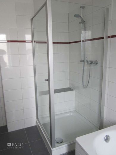 Interessante Kapitalanlage! – Badezimmer 2. Etage