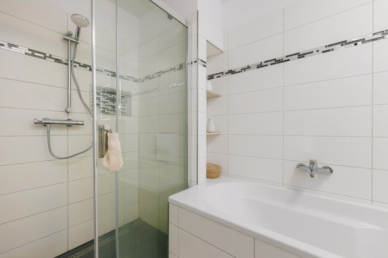Vivir bien en Falkensee – Badezimmer