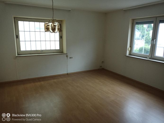 Immeuble collectif, 4 logements, 1 unité commerciale, Reutlingen, Tübinger Straße, prix à négocier – 1. OG, Beispiel Zimmer