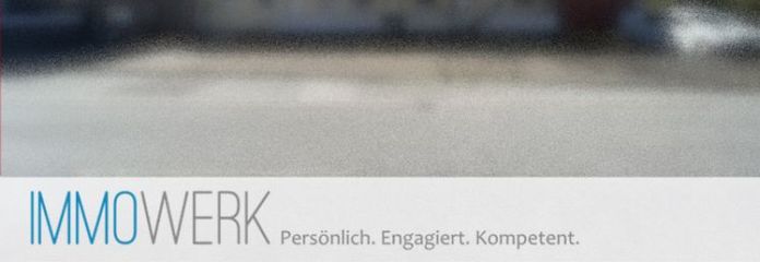Solides Mehrfamilienhaus mit 15 Wohneinheiten und Garagen