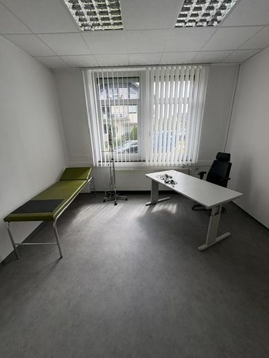 Praxisräume ideal für Physio, Fusspflege, Heilpraktiker, Pflegedienst... – Behandlung 1