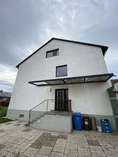 Terrain attrayant au calme à Bad Homburg- Dornholzhausen – idéal pour une nouvelle construction – Seite mit Eingang