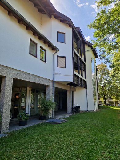 Retail space / office / practice — quiet yet central / S-Bahn around the corner / on 2 levels – Gebäude