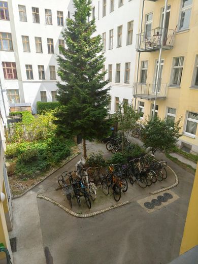 Zonder courtage in Neukölln: 3-kamerappartement aan het Tempelhofer Feld en vlak bij de Schillerkiez – Foto 3
