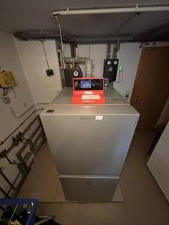 Charmant vrijstaand huis met balkon, garage en tuin – uw nieuwe thuis in Prausitz – Heizung