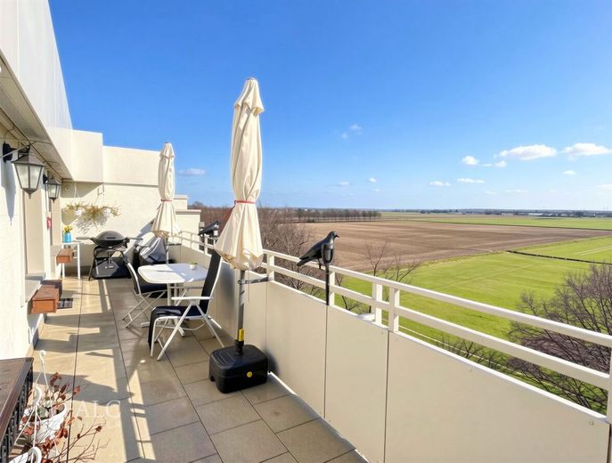 Attraktive 3-Zimmer-Wohnung mit großem Balkon und Weitblick im Wohnpark Bergheim – Balkon
