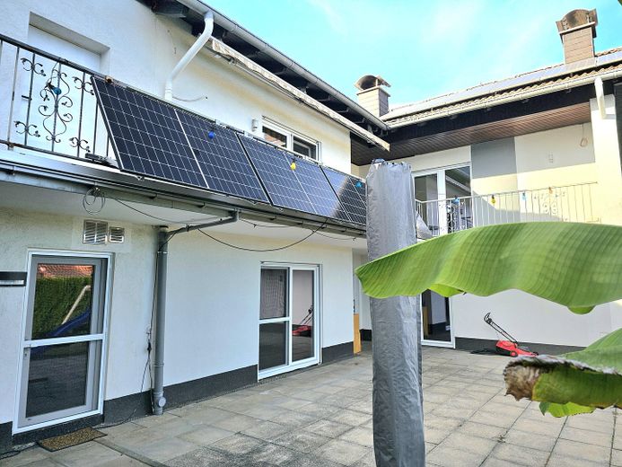 Große Sonnenterrasse