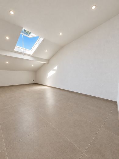 4-Zimmer-Traum mit Galeriefeeling, Fensterfront und Südbalkon – Schlafzimmer