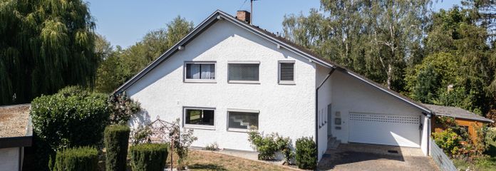 Exklusives Einfamilienhaus in traumhafter Flusslage - Wohnen, wo andere ihre Freizeit verbringen – Frontansicht