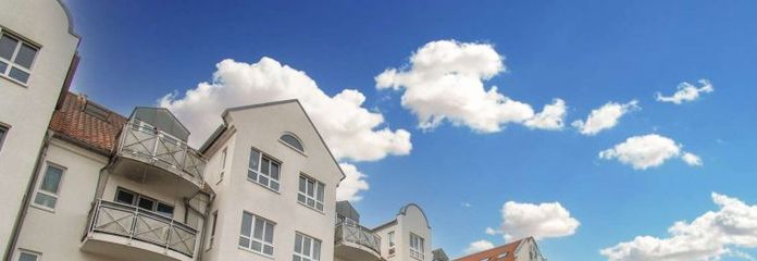 WOHNEN AUF ZWEI ETAGEN | Maisonette mit 4 Zimmern, 3 Balkonen und TG-Stellplatz