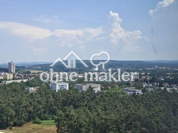 Schöne große 4 Zimmer Wohnung mit tollem Fernblick – Foto 1