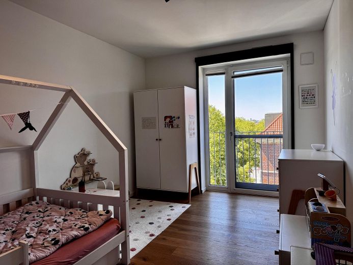 Penthouse met sauna, open haard, SmartHome, 2 TG-plaatsen direct bij het St. Franziskus-hospital – 04 Zimmer