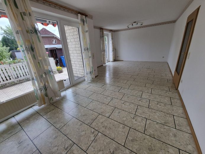 Maison mitoyenne centrale bien entretenue à Gifhorn Süd – EG_Wohnzimmer