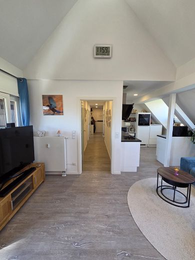 Apartamento ático de alta calidad de 3½ habitaciones, sin comisión y sin intermediario, con posibilidad de ampliación en el desván – Foto 4