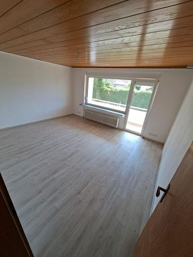 4-Zimmer-Wohnung mit Balkon in Großkrotzenburg – ab sofort verfügbar – Foto 1