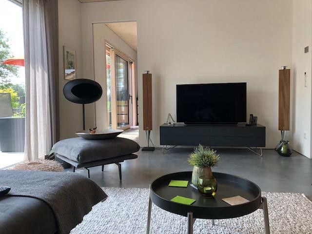 WZ mit Blick Richtung Küche