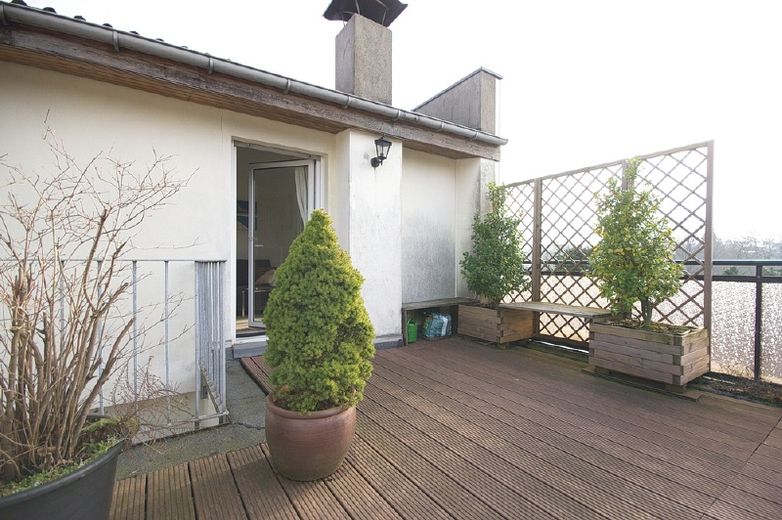 Helle, freundliche Wohnung mit Dachterrasse als Hotelalternative, gutes und ruhiges Wohnumfeld für Pendler – 80b859814e3014a3d8e4a358b6fd151c0c9efa03.jpg