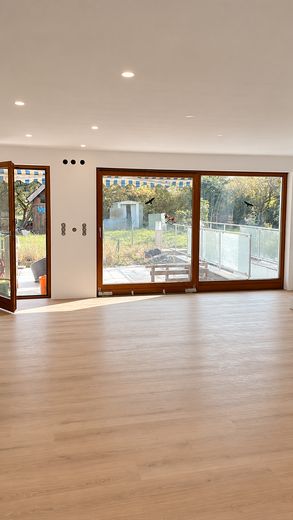 Bahçeli, güneş alan 4 odalı daire – Blick im Wohnzimmer (Süd)