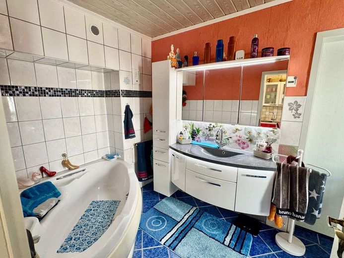 HORN IMMOBILIEN ++ gemütliches Haus in Strasburg (Uckermark) zu verkaufen – Bad mit Wanne