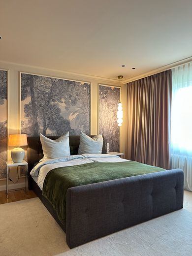 Saniert & bezugsfrei in Westend: 130 m², 2 Balkone, 2 Bäder, Stellplatz – provisionsfrei – Schlafzimmer