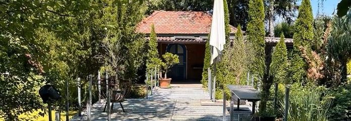 Рідкісна ділянка для відпочинку мрії з озером у природоохоронній зоні на продаж