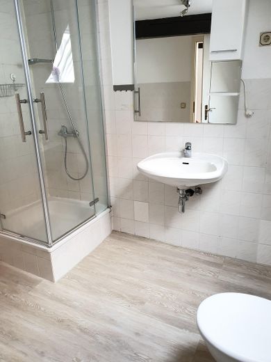 Stilvolle 3 Zi Maisonettewohnung zum Wohlfühlen – geräumiges Duschbad...