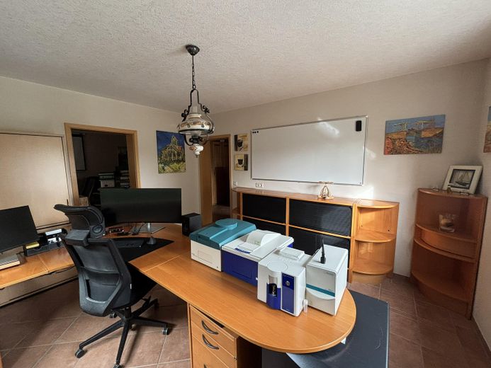 Versatile space wonder in a quiet prime location: your new home or a smart investment! – EG Küche