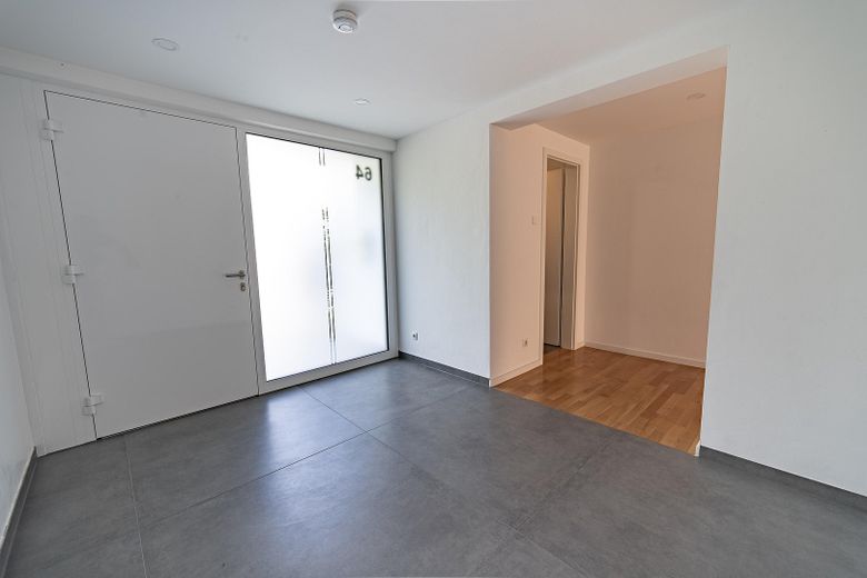 Attraktive Maisonettewohnung mit Haus-im-Haus-Charakter, Dachloggia, Garage – Eingangsbereich - Diele