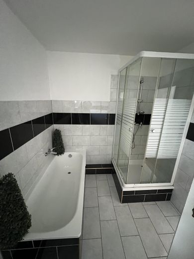 3-Zi-Whg, DG, Herne-City, zur Miete – Bad