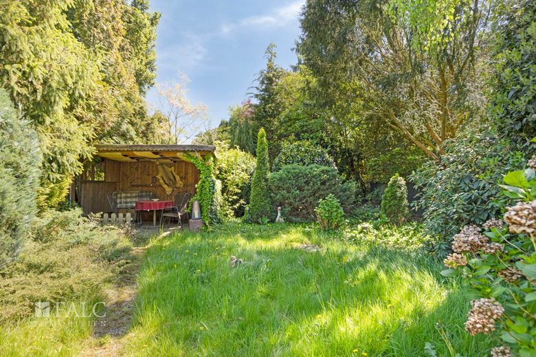 Doppelhaushälfte mit viel Potenzial in Kaarst - ideal für Handwerker &amp; kreative Köpfe – Garten