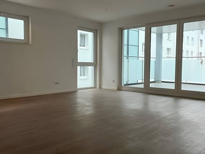 *Traumhaftes wohnen in Solingen*  Moderne 3-Zimmer-Neubauwohnung mit Balkon – Ansicht I: Wohn- und Esszimmer