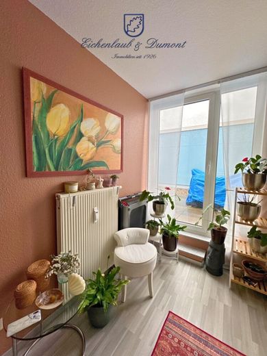 Attraktiv vermietete 3-ZKB Maisonette: Terrasse, Stellplatz, saniert mit neuem Dach und Fenstern – Schlafzimmer 2 2.OG