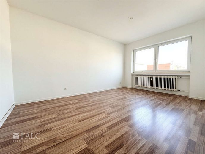 Schöne 3-Zimmer-Wohnung mit großzügigem Balkon – Schlafzimmer