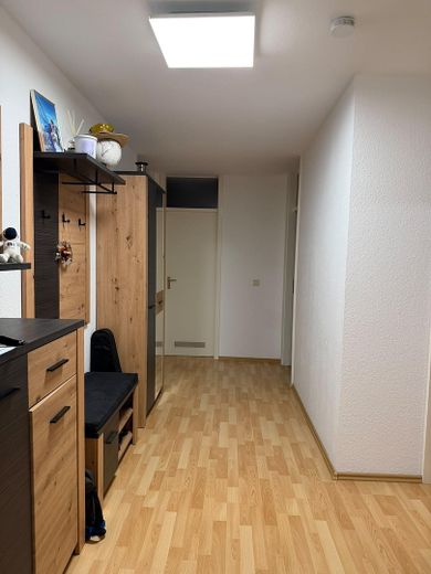 Tolle 3-Zimmer-Wohnung mit Aufzug+Balkon+Tiefgarage in Karlsruhe – Flur- und Eingangsbereich