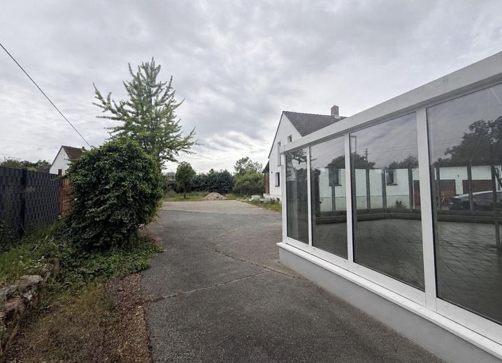 Detached residential and commercial building with commercial unit,1290sqm plot – Foto 5