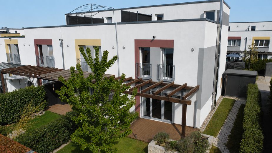 Modernes Reiheneckhaus in familienfreundlicher Wohnlage in Poing – Haus